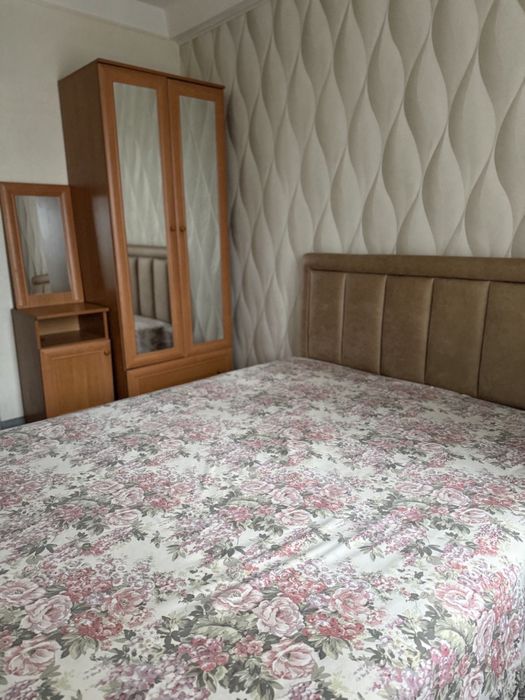 Здам подобово 3-кімнатну картиру.