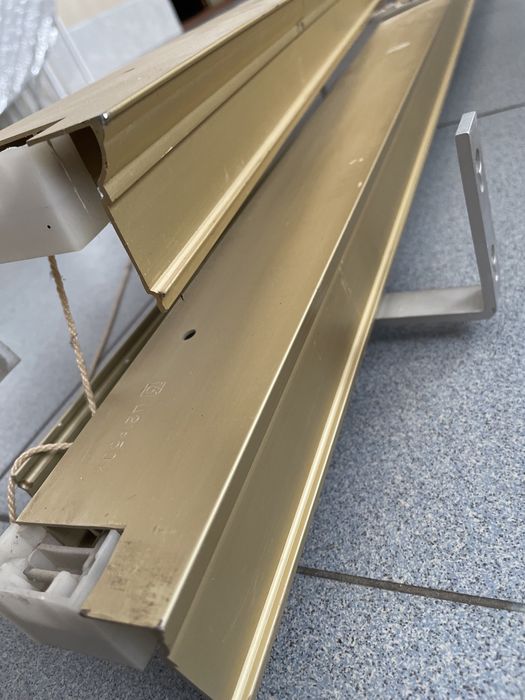 Карнизи з гачками для  штор