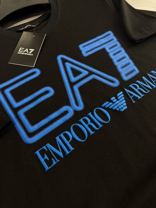 Літній летний  костюм  Armani Exchange  EA7  футболка  та шорти