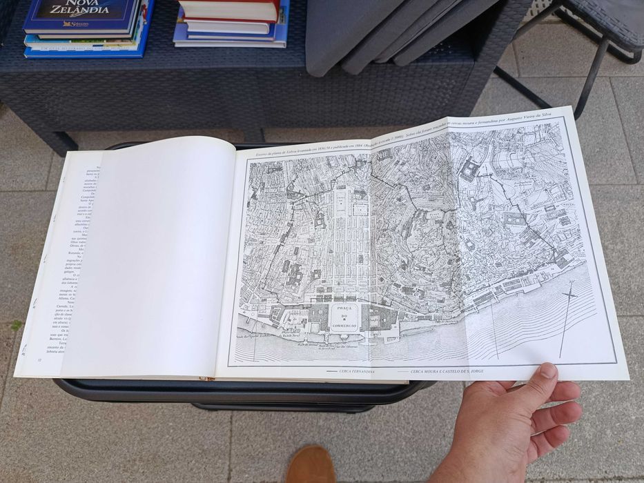 Conjunto Livro + Postais "Lisboa Desaparecida", de Marina Tavares Dias