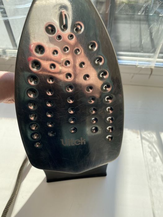 Продам Утюг Vitek
