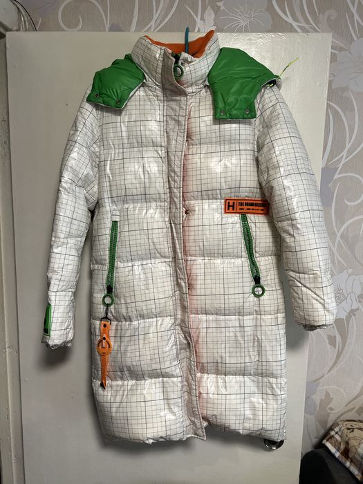 Зимовий теплий пуховик