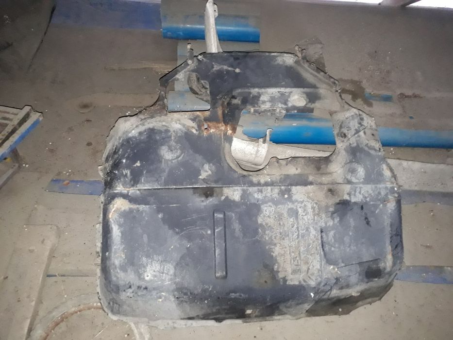 Продам защиту двигуна фольцваген т4 1.9тд. В доброму стані.