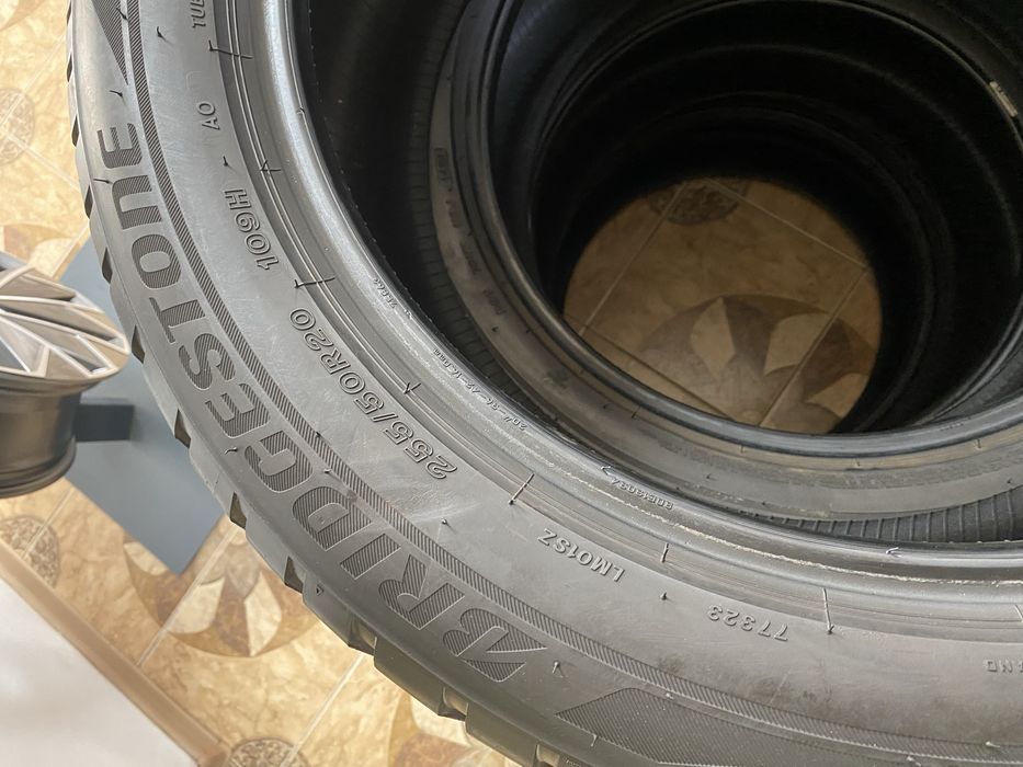 255/50/20 109H Bridgestone Blizzak 001