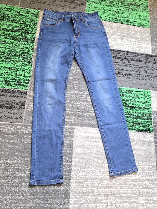 Spodnie dzinsowe rozmiar z metki 31 moim zdaniem L