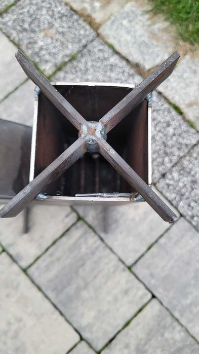 Mały piecyk rakietowy