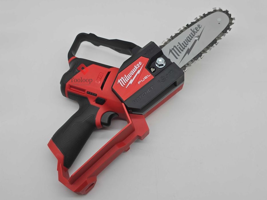 Milwaukee 2527-20 M12 FUEL бесщеточная цепная пила