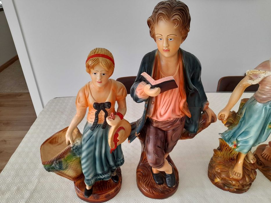 4 estatuetas antigas de colecção