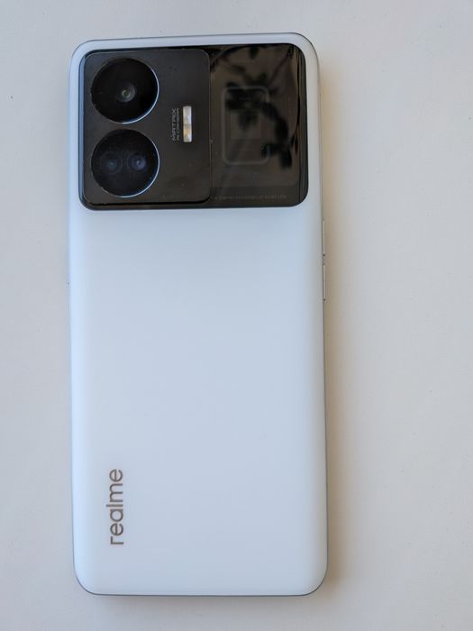 Продам Realme GT 3 (240W) 12/256