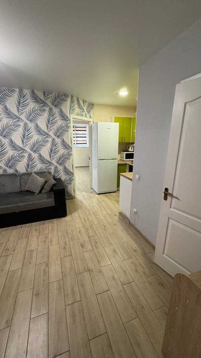 Продам 2  кімнатну квартиру з евроремонтом вул. Коксовая 16
