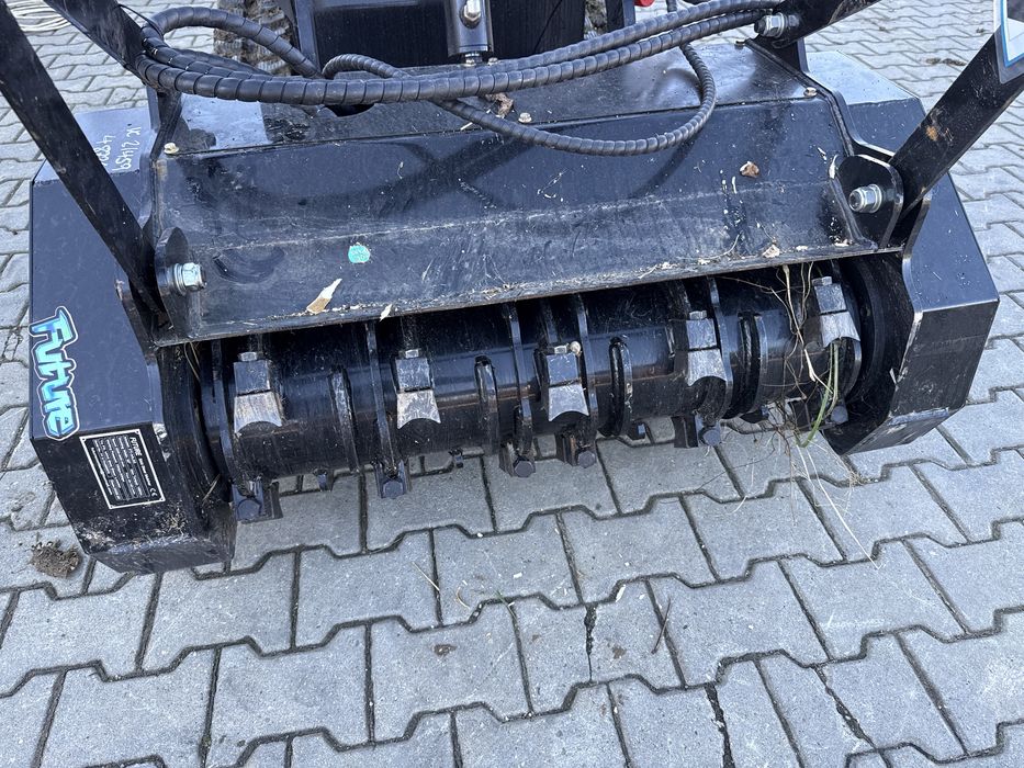 Mulczer lesny karczownik + nosnik narzedzi 24HP gasienicowy