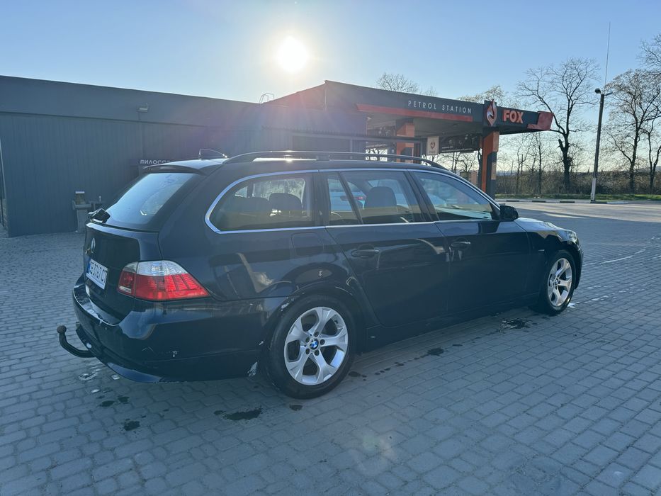 BMW  525 e61.