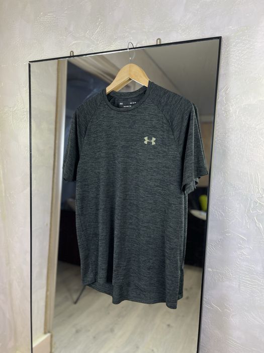 Чоловіча футболка Under Armour: дихаючий матеріал та антибактеріальний захист