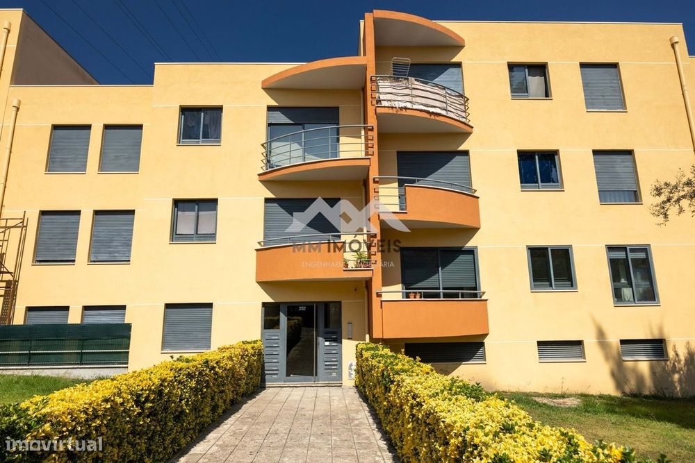 Apartamento T3 | Rio Tinto | Varandas | Condomínio Fechado | Jardim |