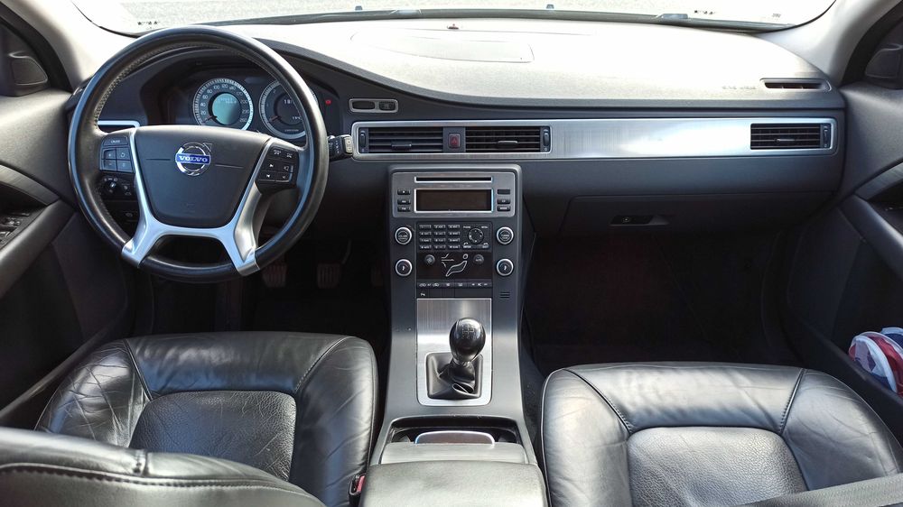 Volvo V70 1.6 2010 – Avariado