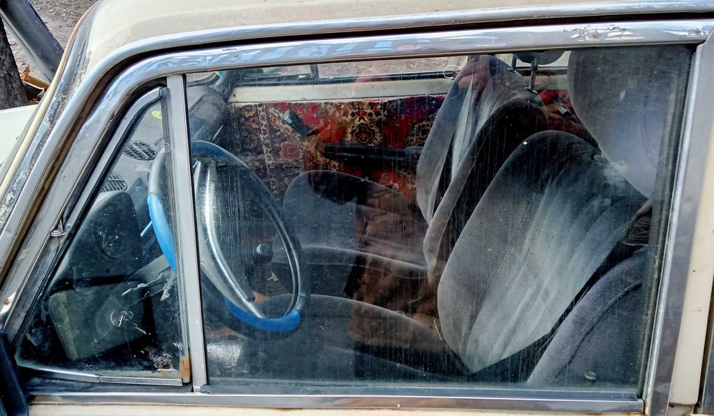 Стекло двери ВАЗ 01-07 , форд сиеру , скорпио , ПАССАТ . б/у