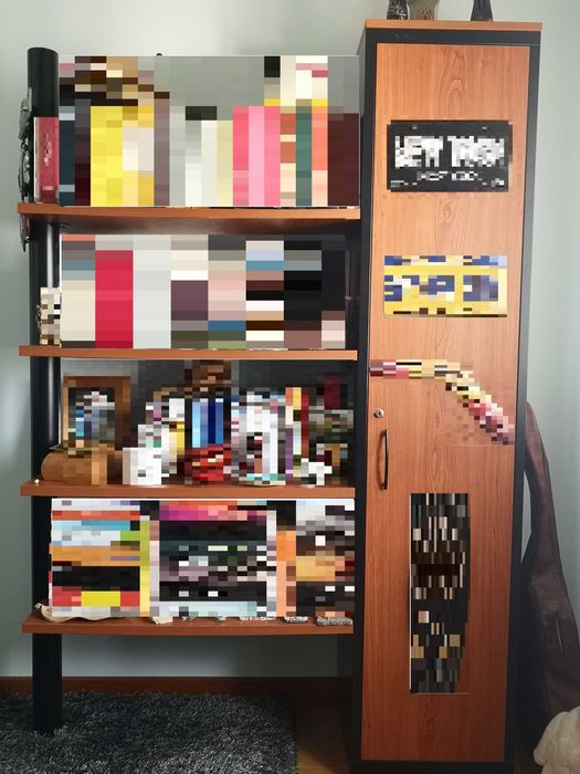 Venda Urgente: Estante Marca Rall com parte fechada e prateleiras aber