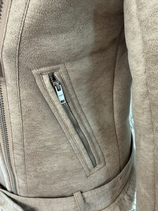 Дублянка Abercrombie & Fitch кремова, М