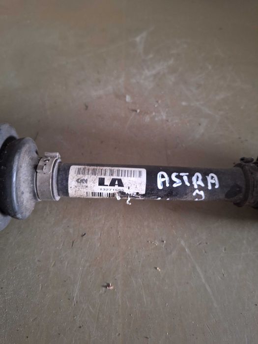 Półoś lewa 1.4 T Opel Astra J
