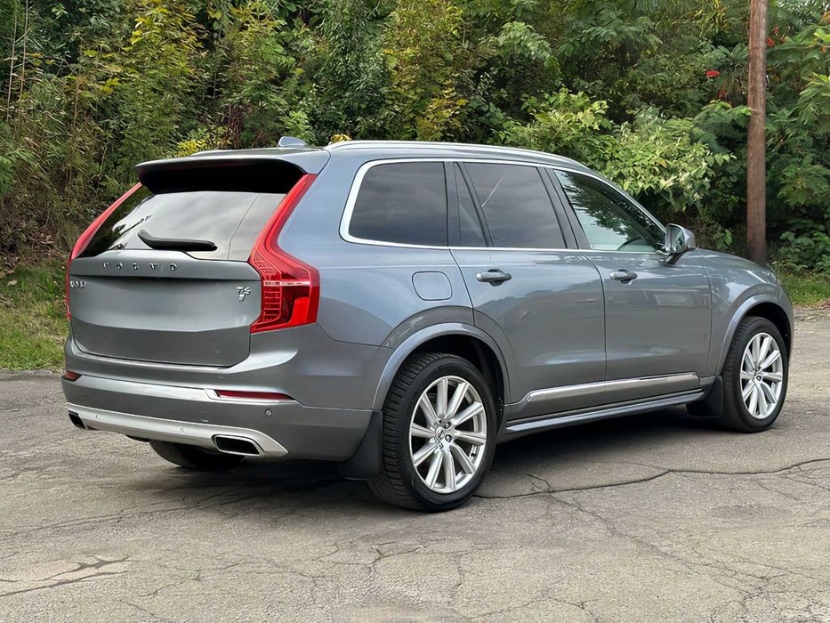 Volvo XC90      2019