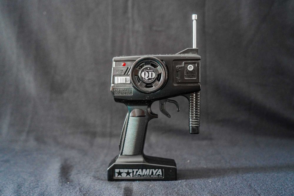 Carro telecomandado Tamiya Avante 2001 QD escala 1:14 (vintage)