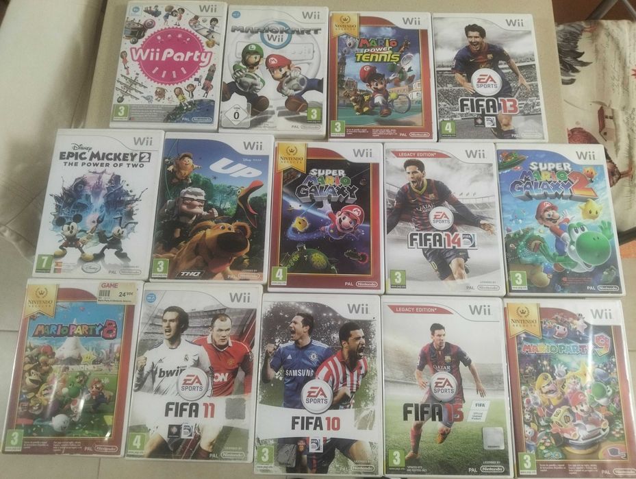Nintendo Wii com 13 jogos e 4 comandos