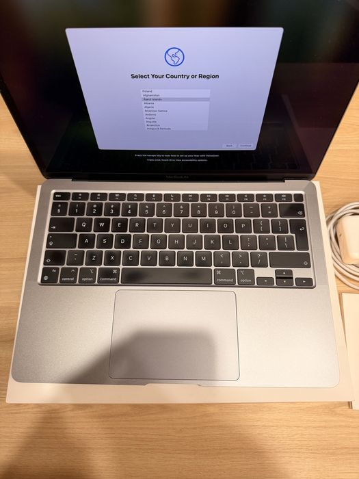 Macbook space grey m1 2020 8gb/256gb