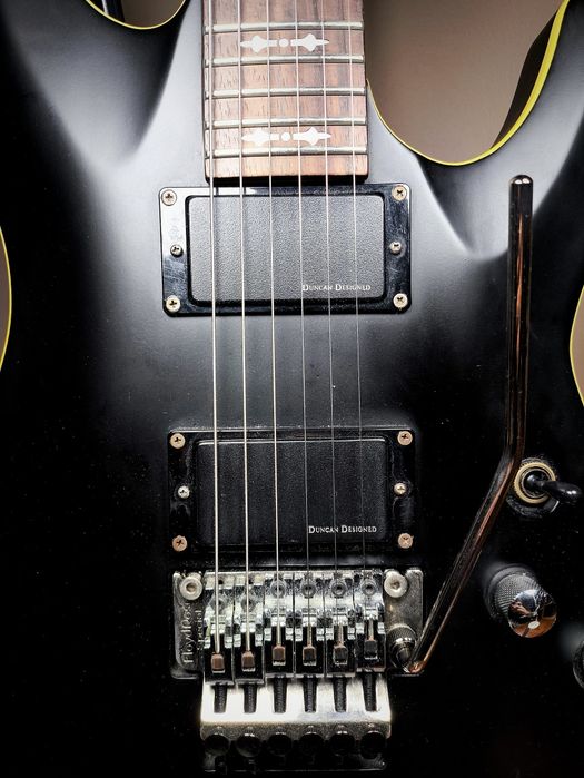 Guitarra Schecter Demon-6 com Floyd Rose + Captadores Duncan Designed
