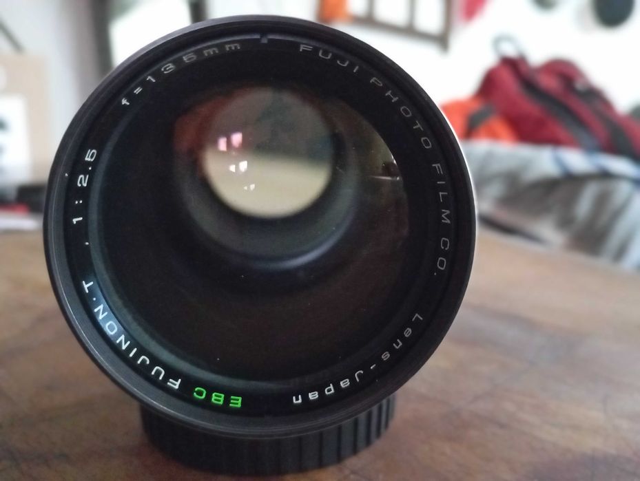 Fujinon-T 135mm f/2.5 EBC M42 + Canon EF adaptador