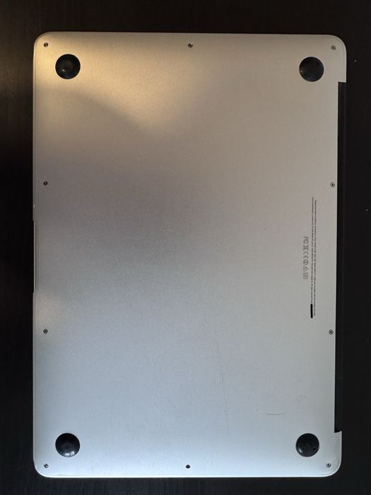 Apple MacBook Air 13" A1466 (2013) | 4 GB RAM | 128 GB SSD | Oryginalna ładowarka