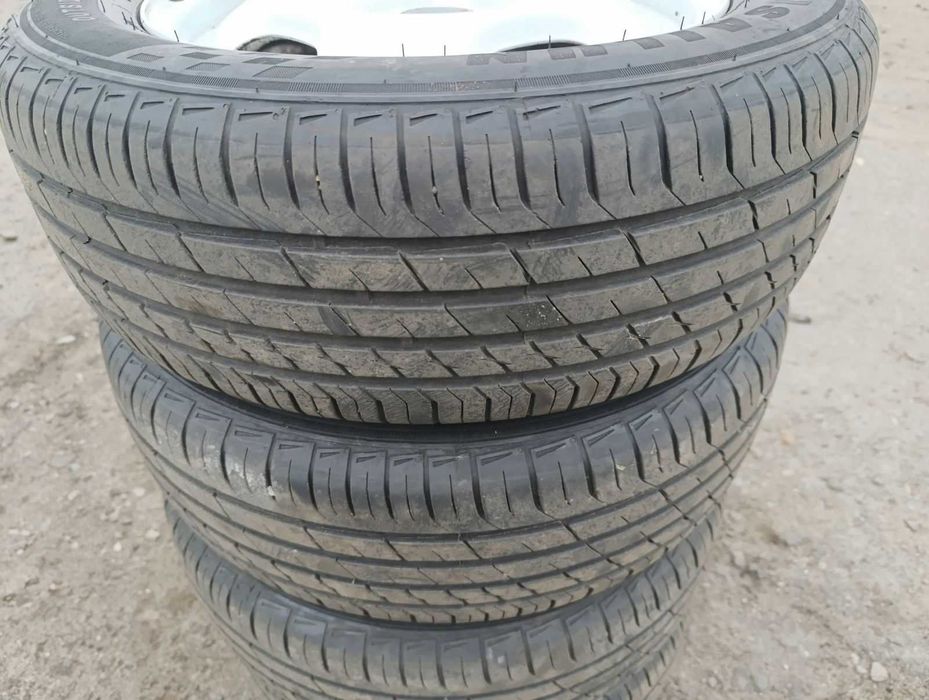 Продам комплект дисків 5x114.3 з літніми шинами 205/55 R16