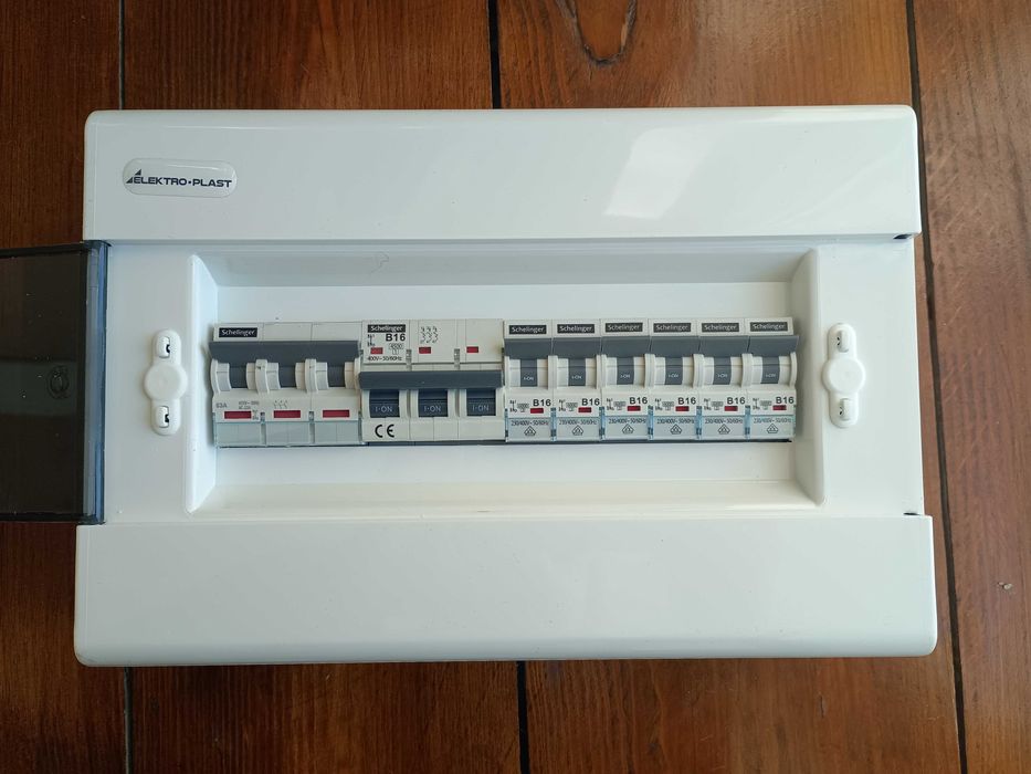 Rozdzielnica trojfazowa 400V, TN-C, skrzynka elektryczna,