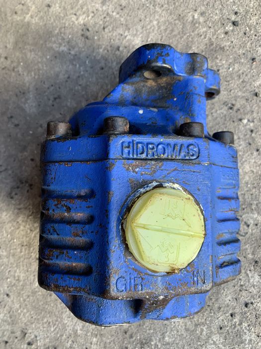 Насос шестерневий 82 л (3 болта)