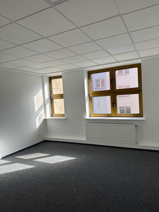 Lokal usługowo/biurowy na wynajem w kamienicy z monitoringiem o powierzchni 21 m2 . Brodnica , Ul. Mostowa 14