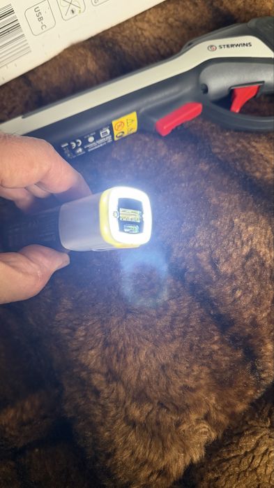Tesoura de poda a bateria Sterwins