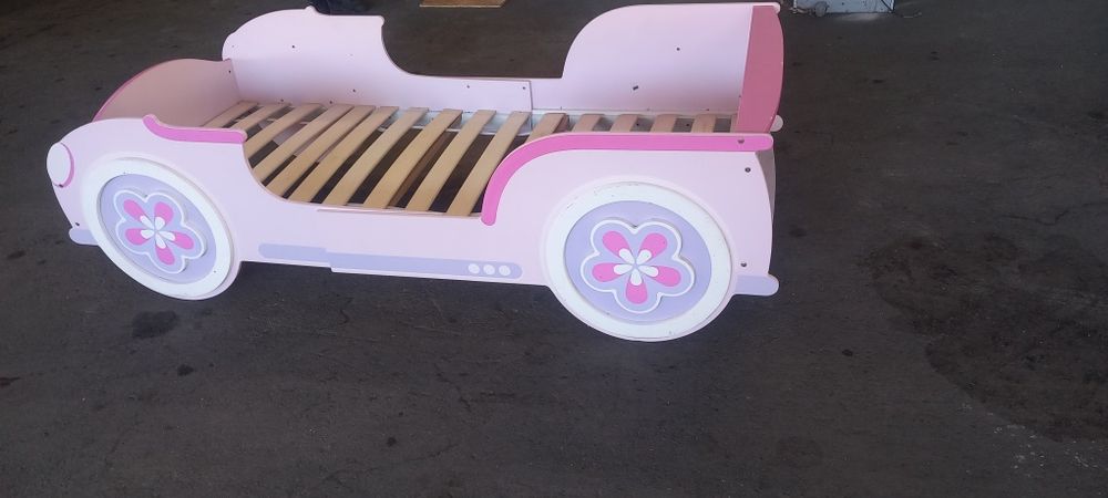 Cama de criança sem colchão