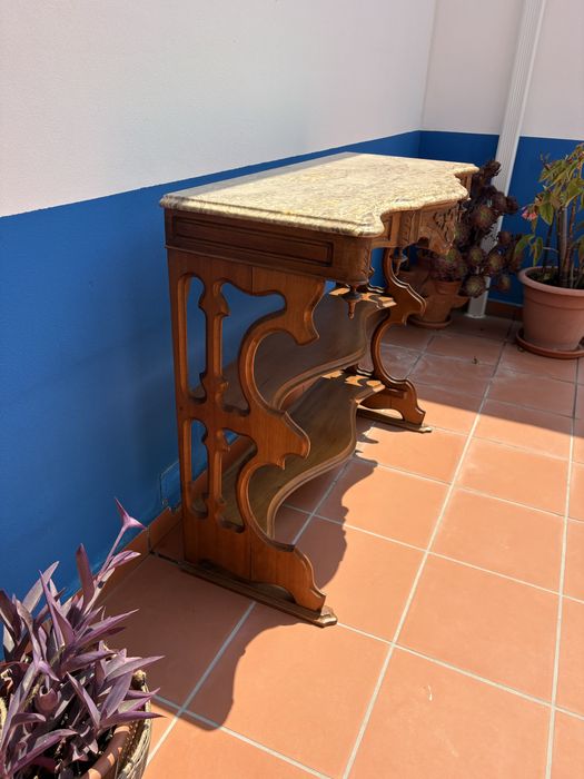 Movel em estilo Luís XV/Rococó
