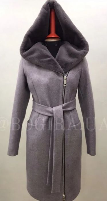 Порнодағы былғары пальто