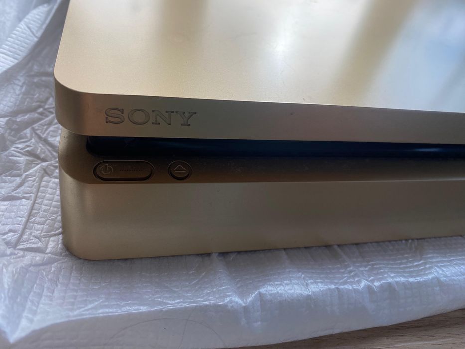 Playstation 4 Slim 500gb - Gold - 2 Comandos
