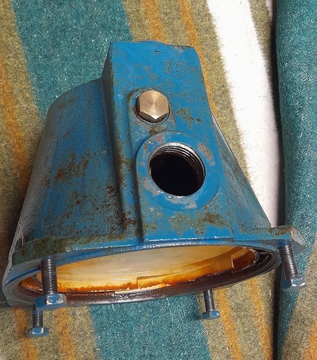 Korpus pompy wody wraz ze środkiem marki IBO