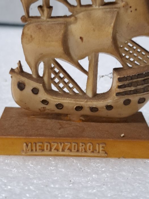 Międzyzdroje żaglowiec plastikowy pamiątka prl