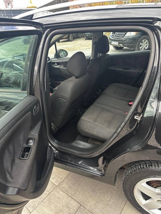 Продам авто Peugeot 207 с панорамой