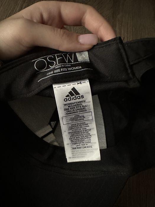 Чорна кепка Adidas