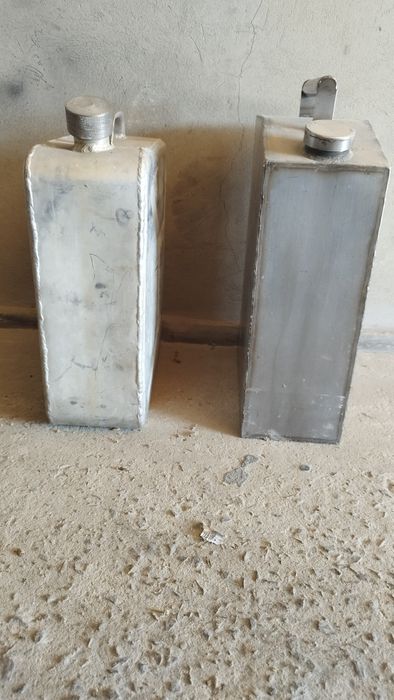 Продам каністри.