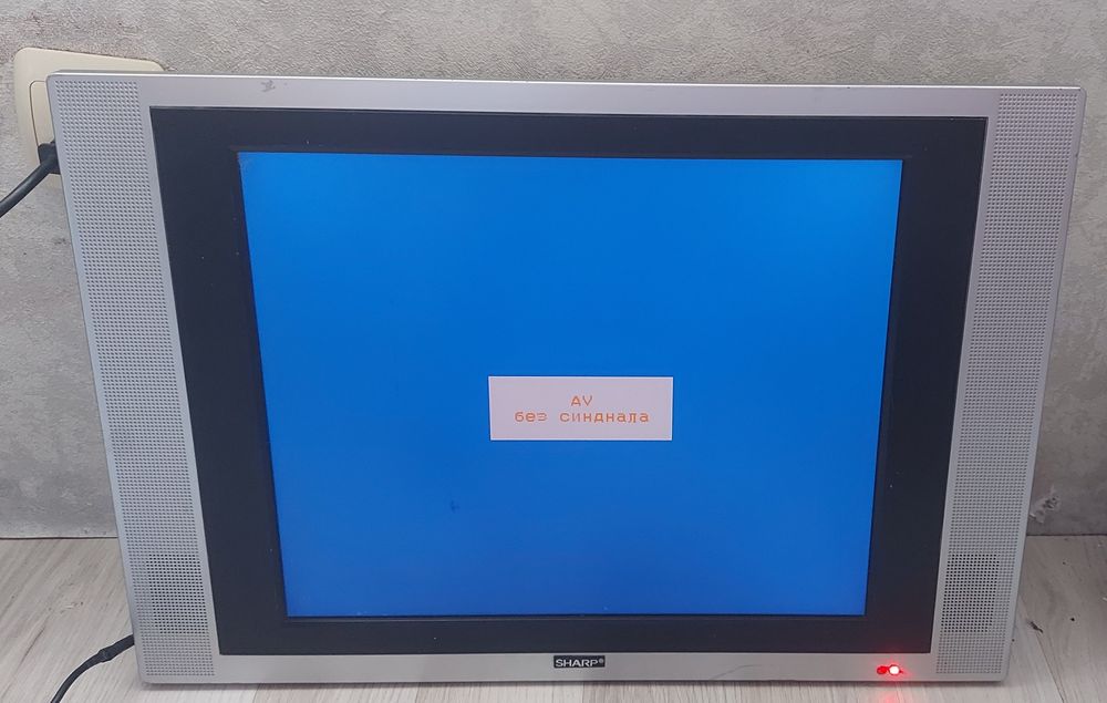 Компактний ЖК-телевізор Sharp SH-2100D (для кухні, гаража, Т2 чи відеоспостереження)
