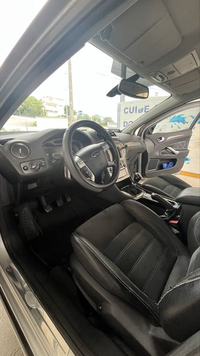 Ford Mondeo Titanium  — Muito material novo —