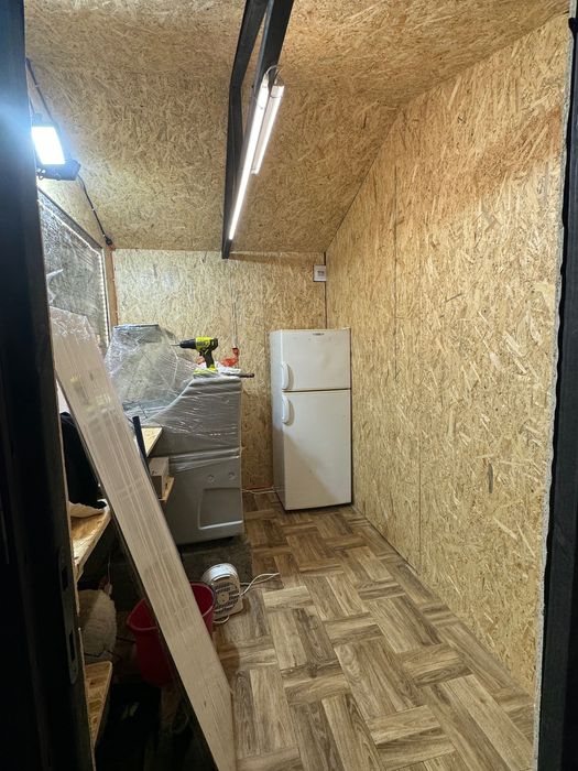 Budka handlowa z miejscem handlowym