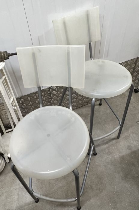 2 cadeiras altas de cozinha