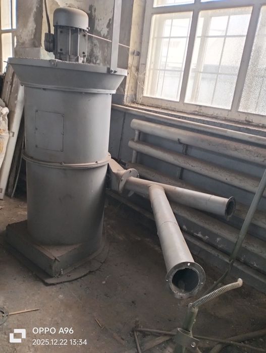 Витяжка-циклон...