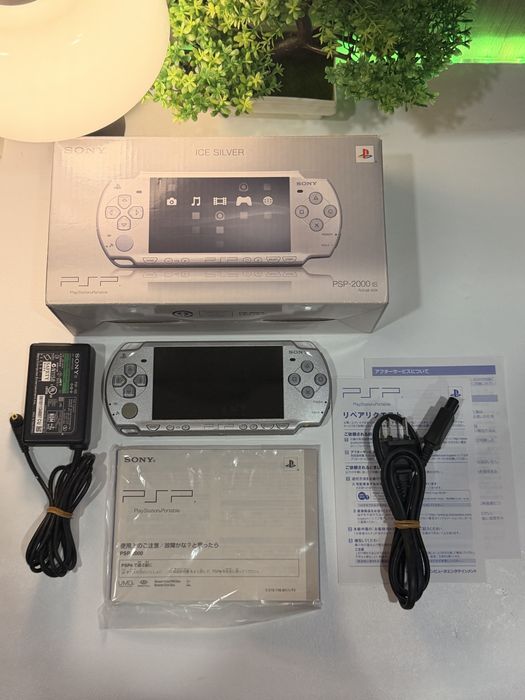 PSP Slim 2000 Silver na Caixa